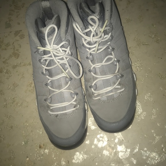 cute grey tennis shoes